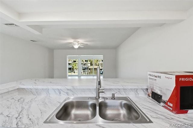 11485 W Sandpiper Court, Crystal River, FL 34429