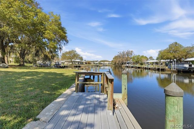 11485 W Sandpiper Court, Crystal River, FL 34429