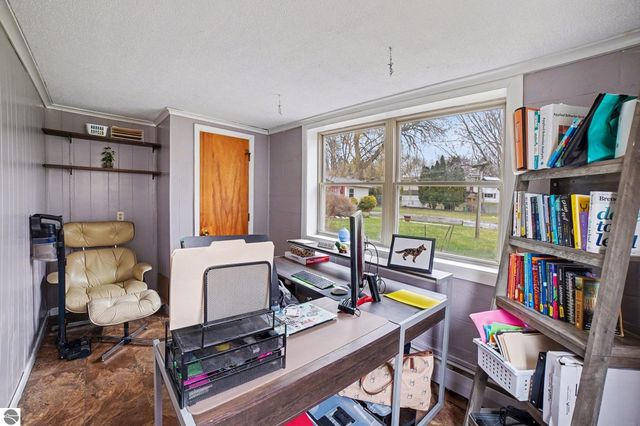 218 Fleming Drive, Alma, MI 48801