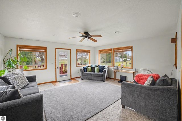 218 Fleming Drive, Alma, MI 48801