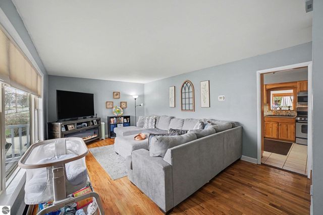 218 Fleming Drive, Alma, MI 48801