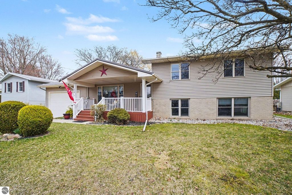 218 Fleming Drive, Alma, MI 48801