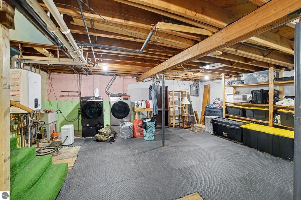 Image 21 of property listing at 218 Fleming Drive, Alma, MI 48801