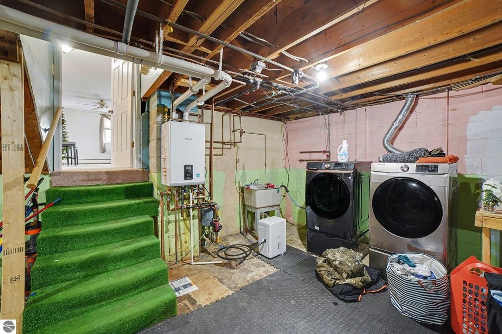 Image 22 of property listing at 218 Fleming Drive, Alma, MI 48801