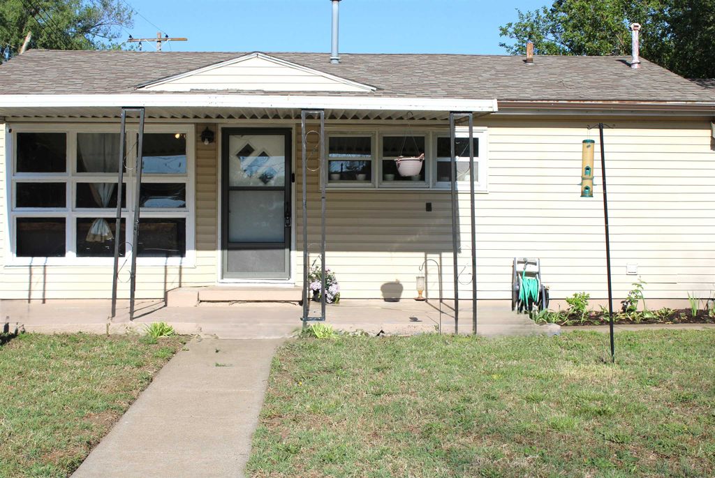 634 Steahlin, Salina, KS 67401