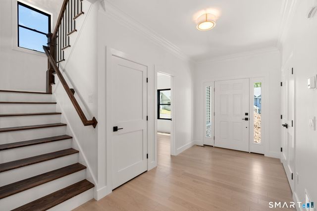 47 Luca Lane, Wethersfield, CT 06109
