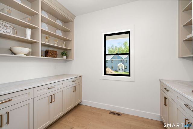 47 Luca Lane, Wethersfield, CT 06109