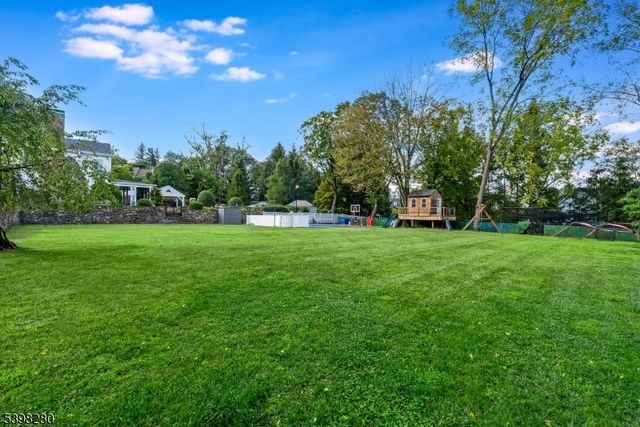 22 Talmage Rd, Mendham Boro, NJ 07945
