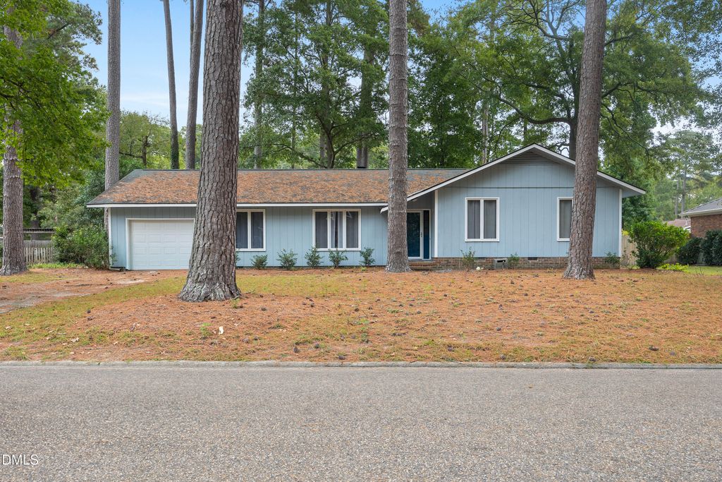 206 Viking Road, Fayetteville, NC 28303
