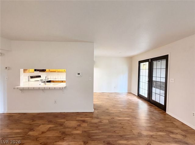 5056 Jeffreys Street 102, Las Vegas, NV 89119