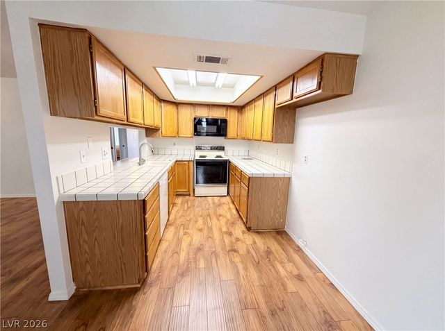 5056 Jeffreys Street 102, Las Vegas, NV 89119