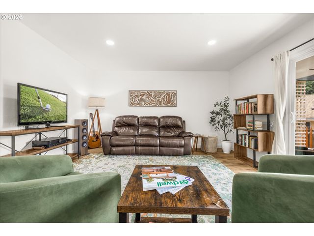 12050 Sw King George Dr, Portland, OR 97224