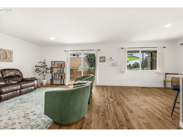12050 Sw King George Dr, Portland, OR 97224