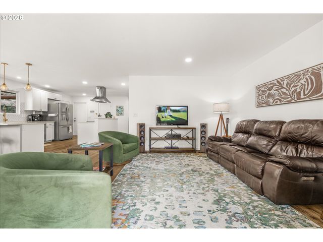 12050 Sw King George Dr, Portland, OR 97224