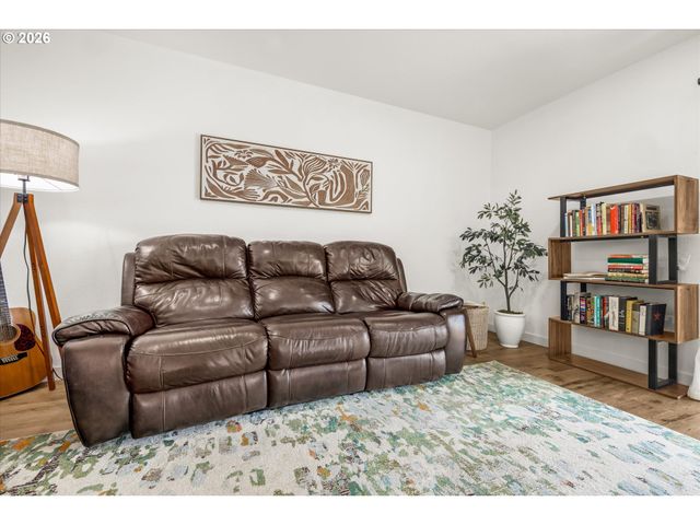12050 Sw King George Dr, Portland, OR 97224