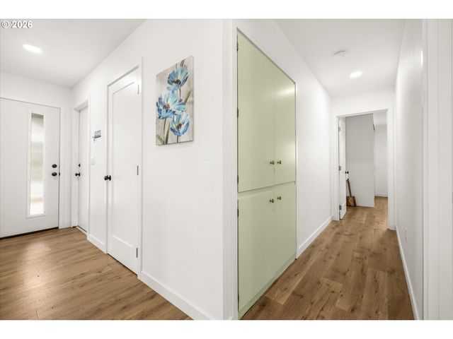 12050 Sw King George Dr, Portland, OR 97224