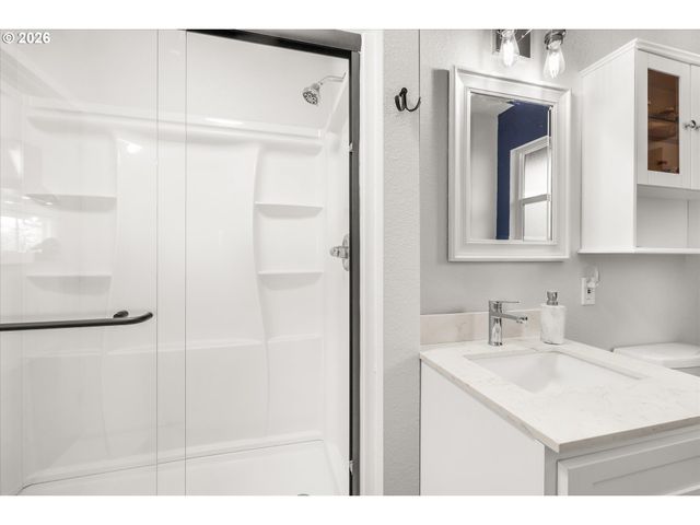 12050 Sw King George Dr, Portland, OR 97224