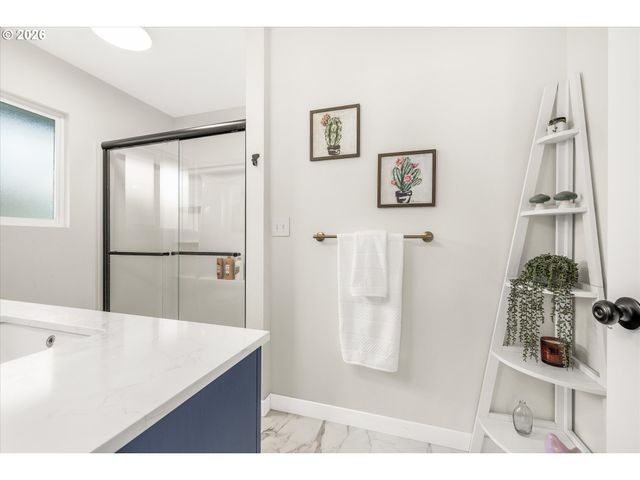 12050 Sw King George Dr, Portland, OR 97224