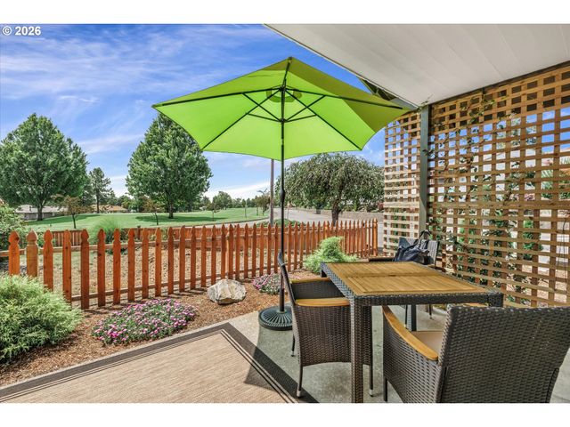 12050 Sw King George Dr, Portland, OR 97224