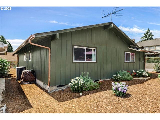 12050 Sw King George Dr, Portland, OR 97224