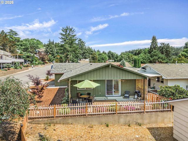 12050 Sw King George Dr, Portland, OR 97224