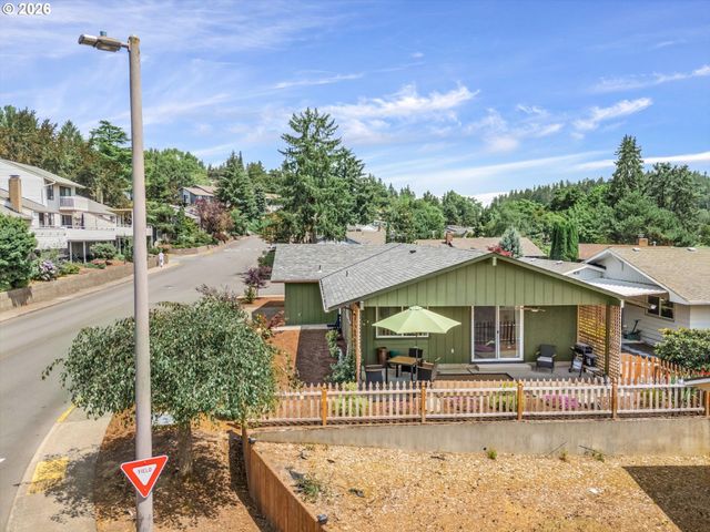 12050 Sw King George Dr, Portland, OR 97224