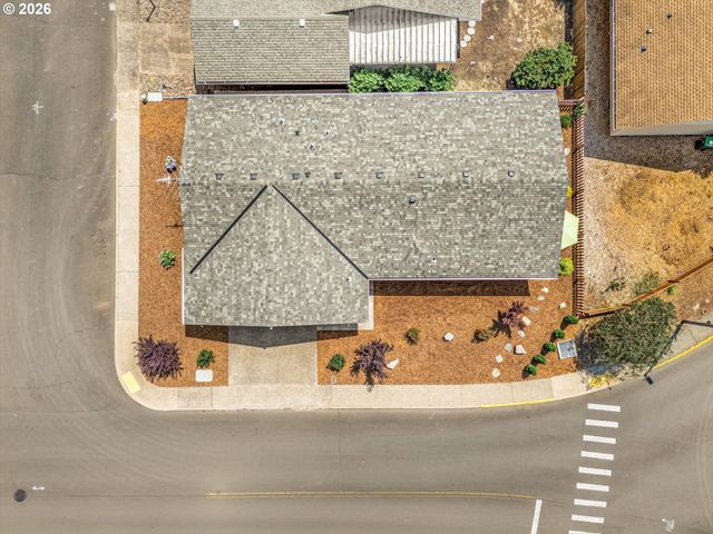 12050 Sw King George Dr, Portland, OR 97224