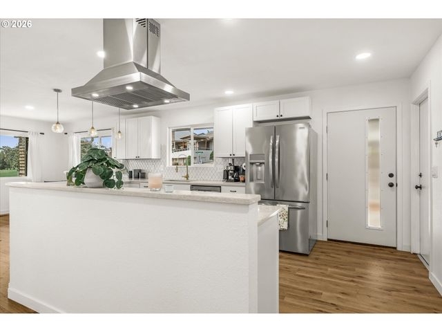12050 Sw King George Dr, Portland, OR 97224
