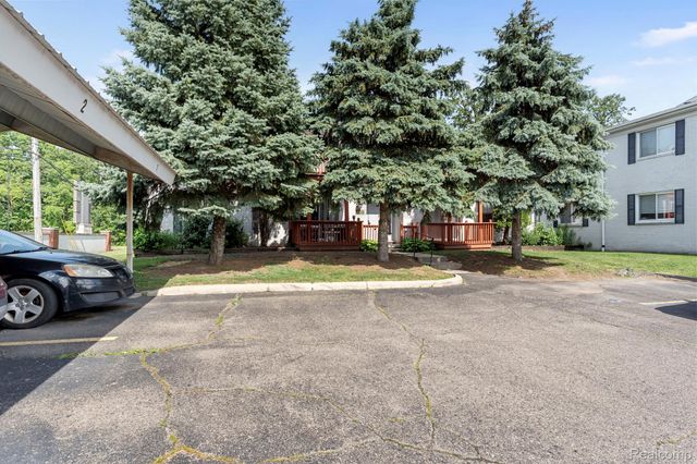 1714 Fort Street, Trenton, MI 48183