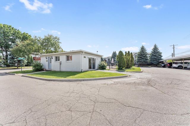 1714 Fort Street, Trenton, MI 48183