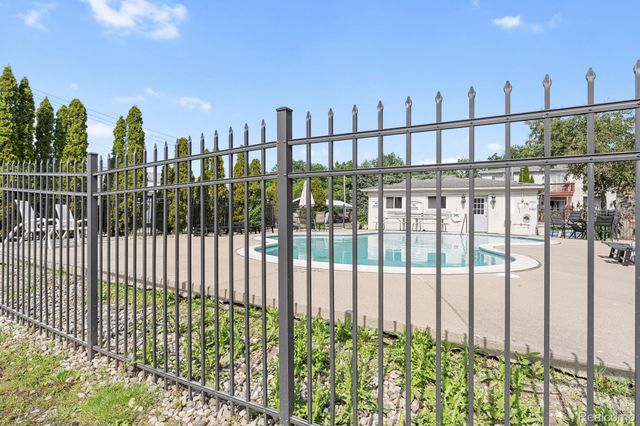 1714 Fort Street, Trenton, MI 48183