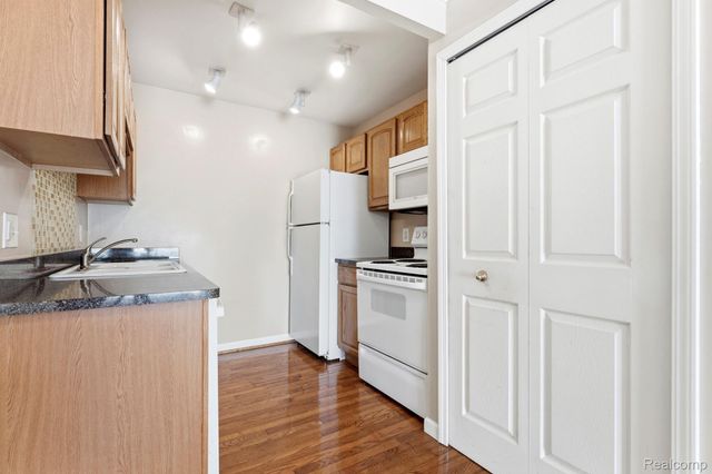 1714 Fort Street, Trenton, MI 48183
