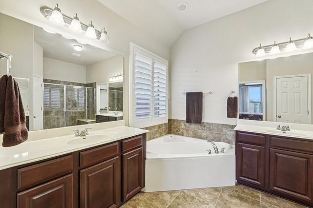 204 Norcia LOOP, Liberty Hill, TX 78642