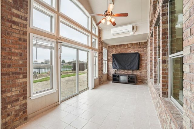 204 Norcia LOOP, Liberty Hill, TX 78642