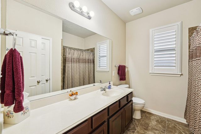 204 Norcia LOOP, Liberty Hill, TX 78642