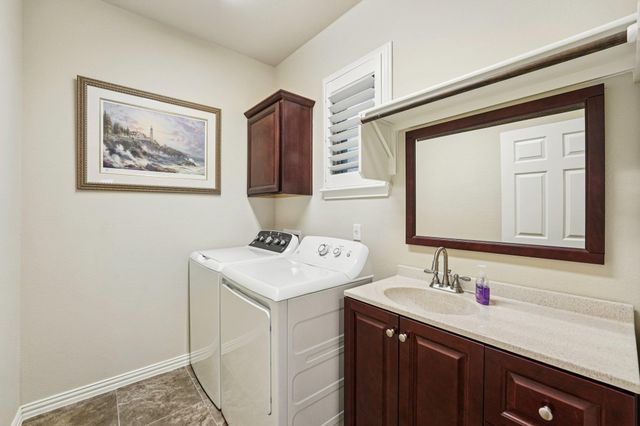 204 Norcia LOOP, Liberty Hill, TX 78642