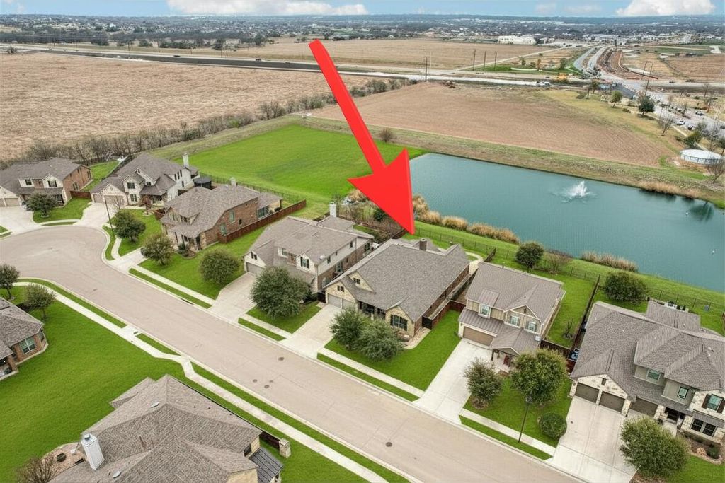 204 Norcia LOOP, Liberty Hill, TX 78642