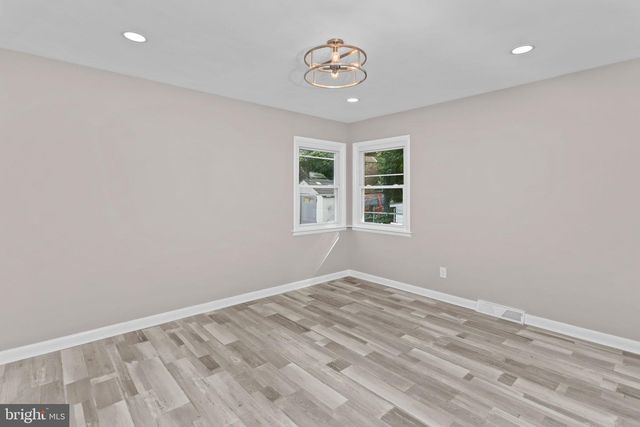 121 MCCLELLAN AVE, Hamilton, NJ 08610