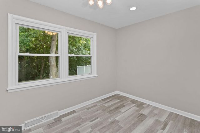 121 MCCLELLAN AVE, Hamilton, NJ 08610