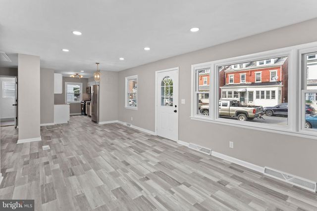 121 MCCLELLAN AVE, Hamilton, NJ 08610