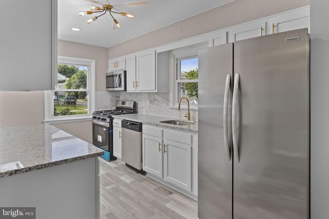 121 MCCLELLAN AVE, Hamilton, NJ 08610