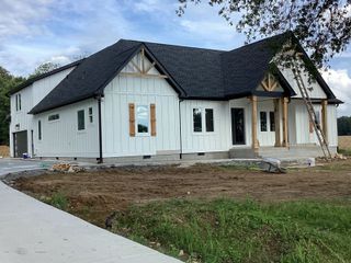 6748 Woodbury Hwy, Manchester, TN 37355