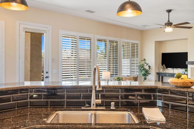 108 Francesca Court, Palm Desert, CA 92211