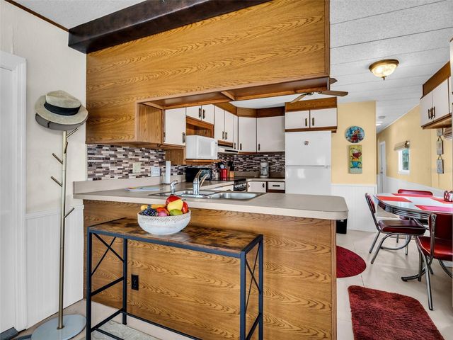 800 CHESAPEAKE DRIVE 62, Tarpon Springs, FL 34689