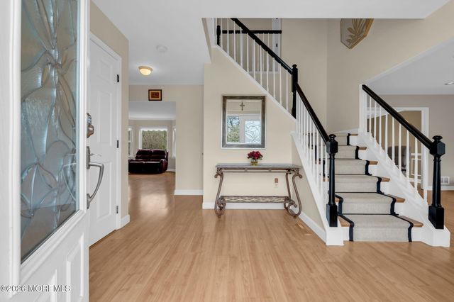 18 Coral Drive, Howell, NJ 07731