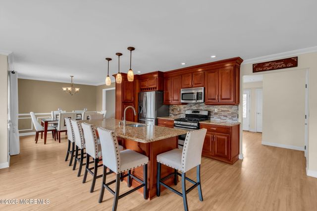 18 Coral Drive, Howell, NJ 07731