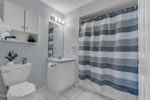 18 Coral Drive, Howell, NJ 07731