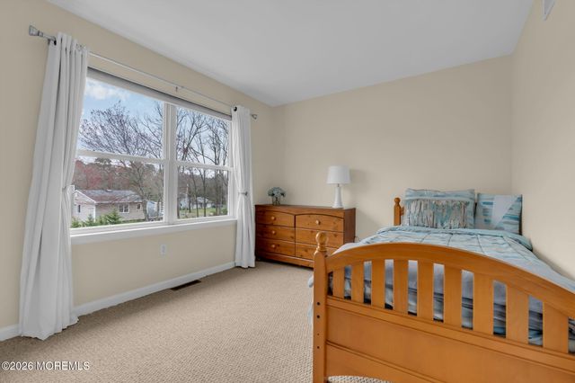 18 Coral Drive, Howell, NJ 07731