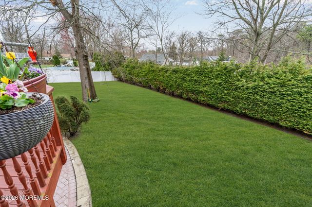 18 Coral Drive, Howell, NJ 07731