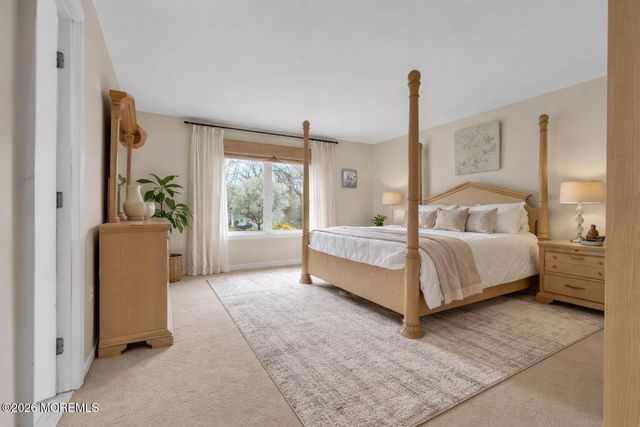 18 Coral Drive, Howell, NJ 07731